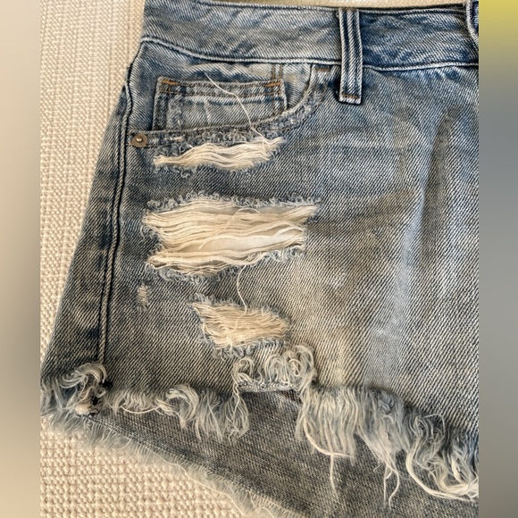 Abercrombie and Fitch Boyfriend Button Fly Cut Off Jean Shorts - Picture 4 of 12